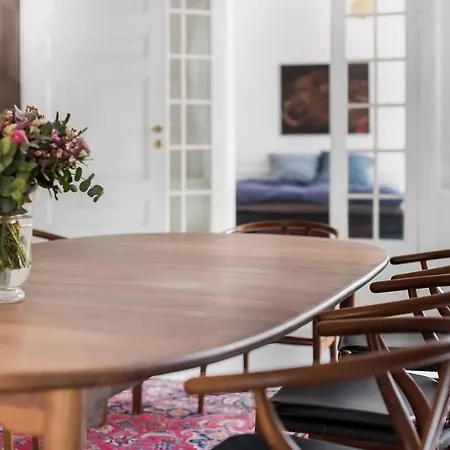 Elegant And Spacious 200sqm Flat In The Center *