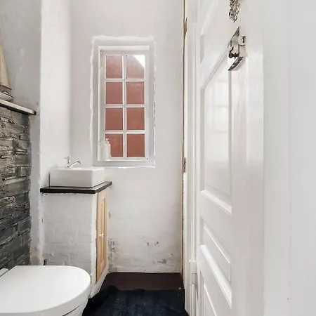 Apartment Elegant And Spacious 200sqm Flat In The Center