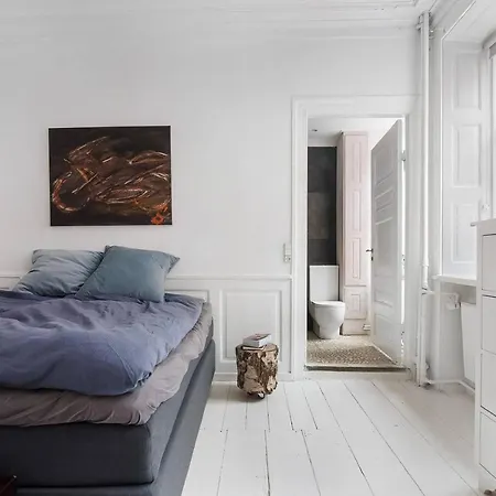 Apartment Elegant And Spacious 200sqm Flat In The Center *